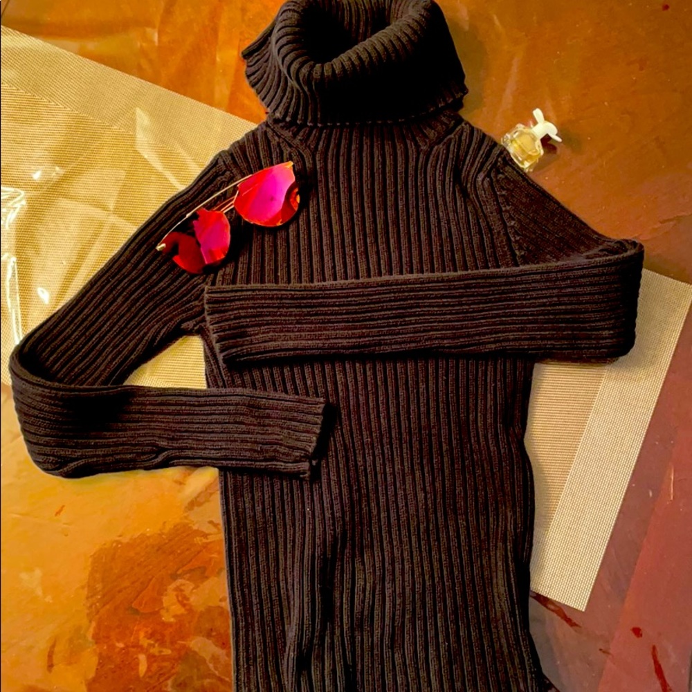 Gap Small turtleneck sweater.